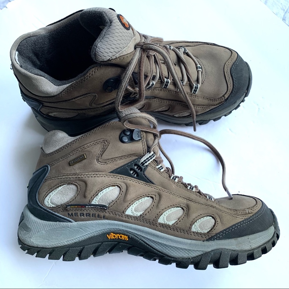 Merrell Women’s Radius Mid Waterproof Hiking 7.5